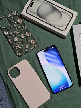 TMobile Apple iPhone 15 • 128G